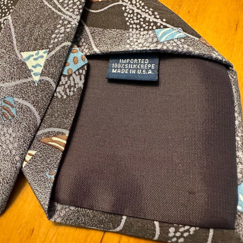 Nino Cerruti Silk Crepe Necktie - Geometric - Picture 13 of 15